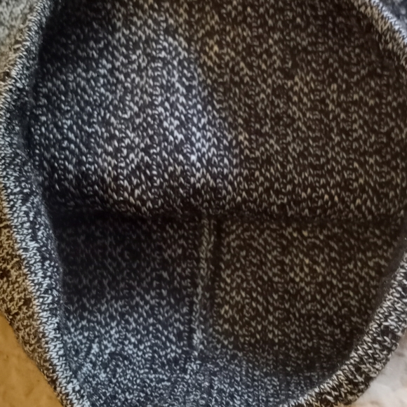(@) Michael kors men beanie hat - Picture 3 of 4